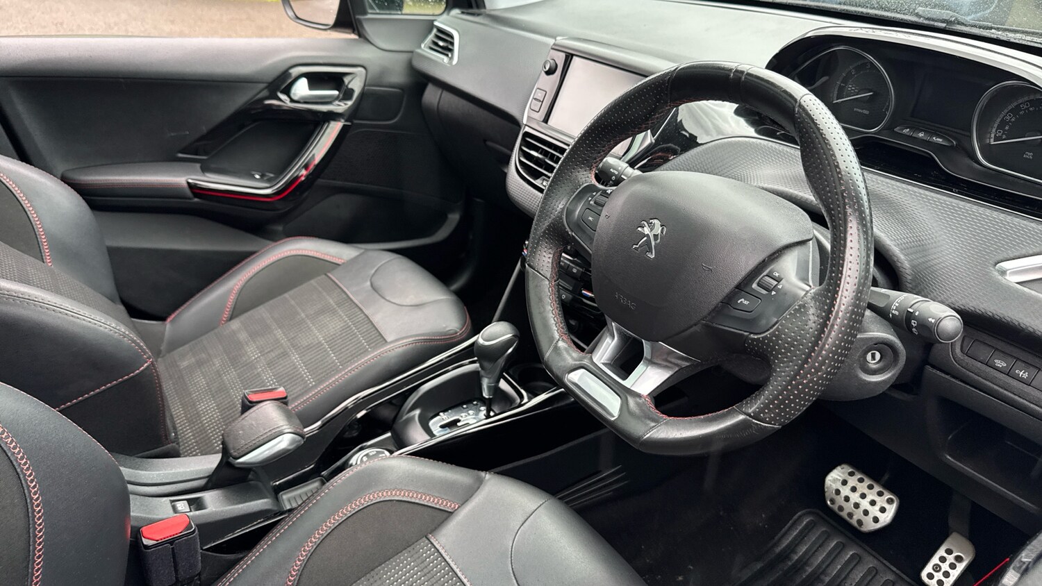 Used Peugeot 2008 2019 for sale - 76859658: Photo 11