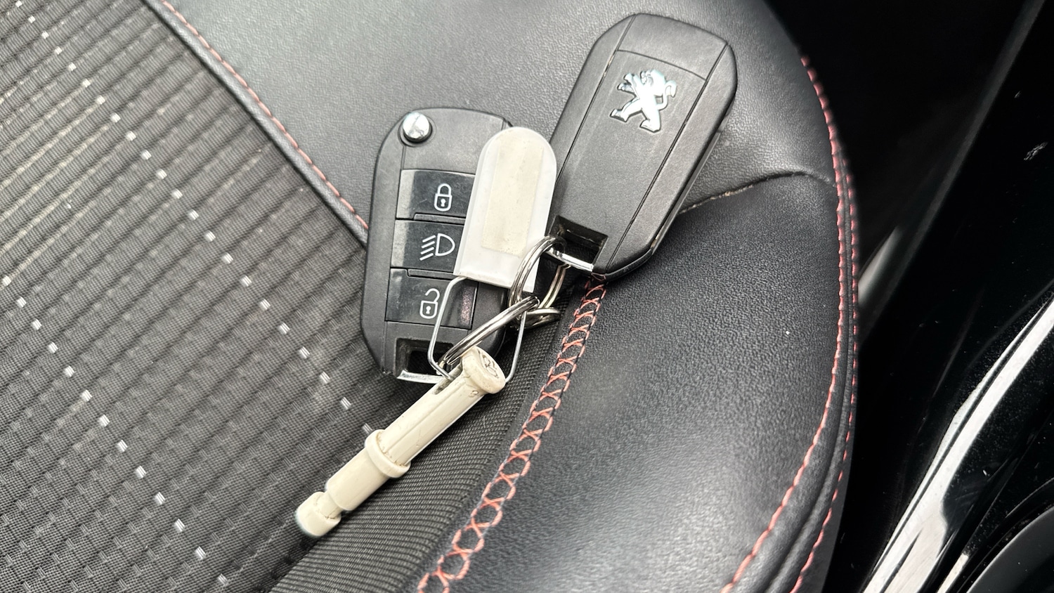 Used Peugeot 2008 2019 for sale - 76859658: Photo 19