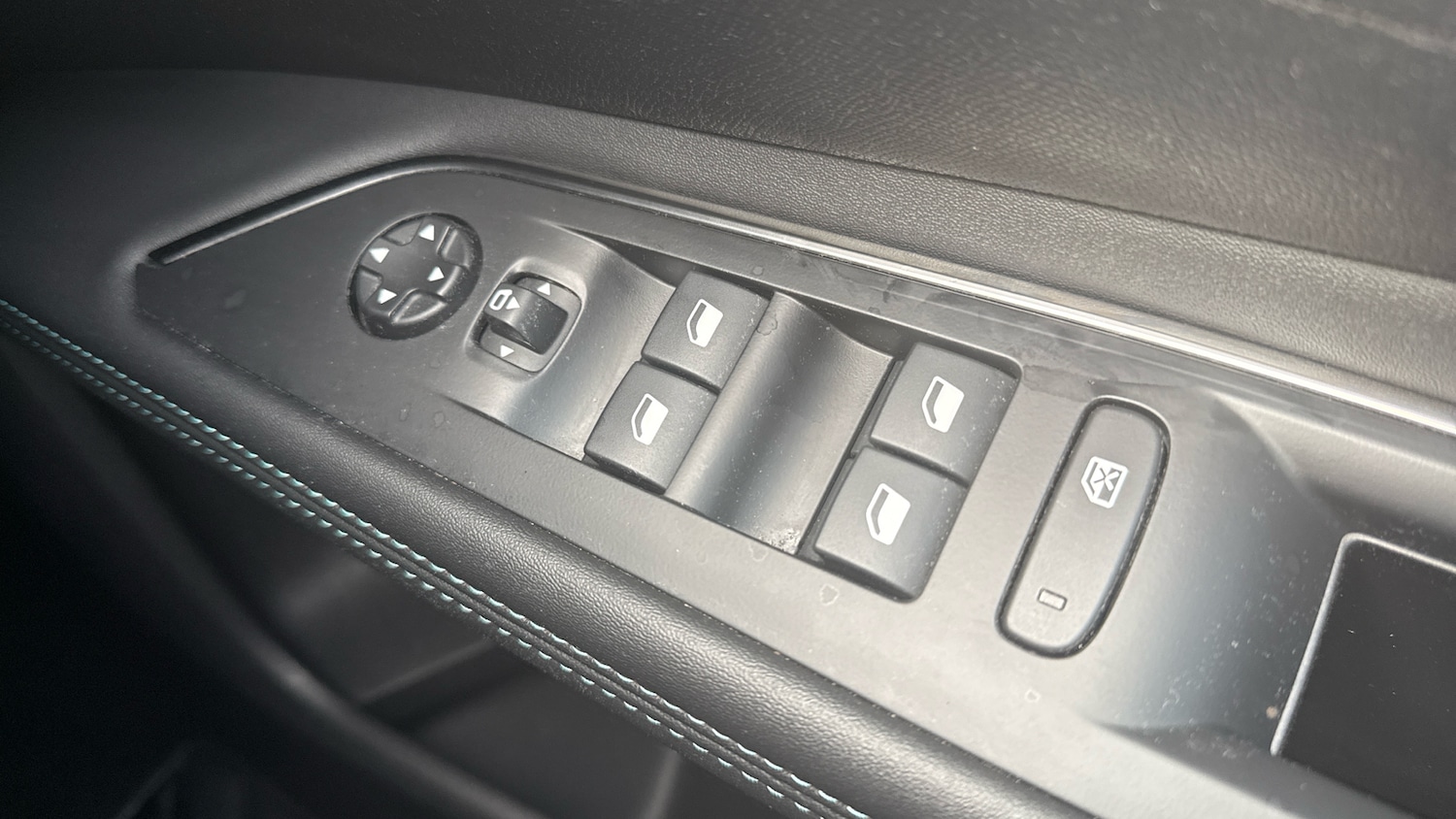 Used Peugeot 3008 2022 for sale - 77728913: Photo 23