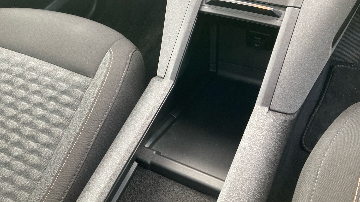 Used Peugeot Rifter 2024 for sale - 76808032: Photo 35