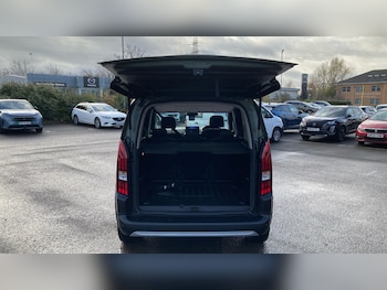 Used Peugeot Rifter 2024 for sale - 76808032: Photo