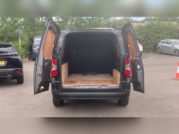 Used Peugeot Partner 2023 for sale - 79043101: Photo