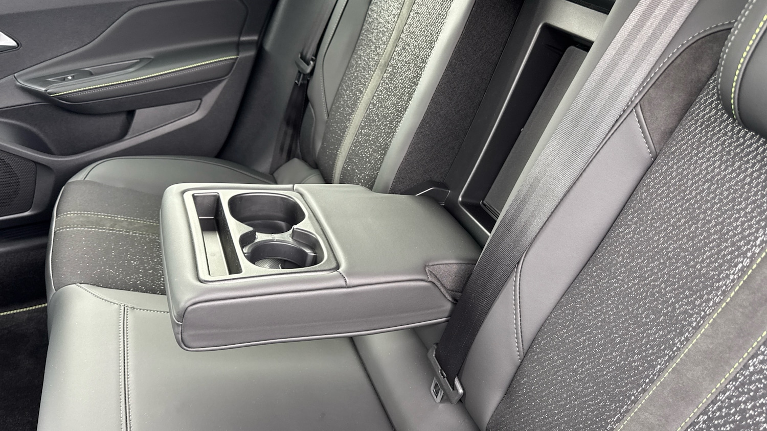 Used Peugeot 408 2025 for sale - 76580643: Photo 23