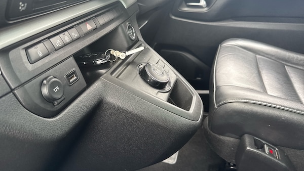 Used Peugeot Traveller 2022 for sale - 76302099: Photo 13