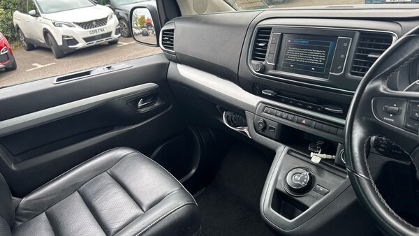 Used Peugeot Traveller 2022 for sale - 76302099: Photo 14
