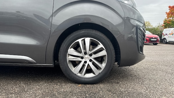 Used Peugeot Traveller 2022 for sale - 76302099: Photo 7