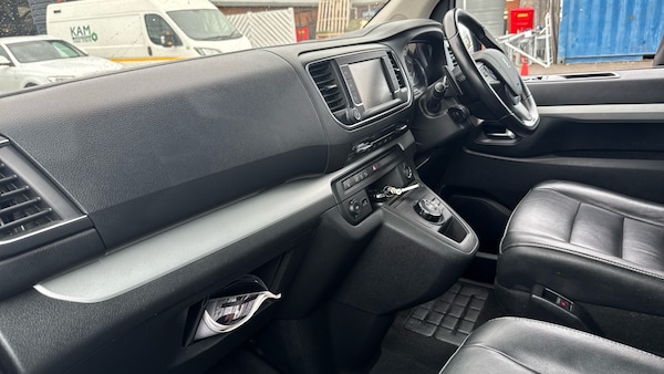 Used Peugeot Traveller 2022 for sale - 76302099: Photo 9