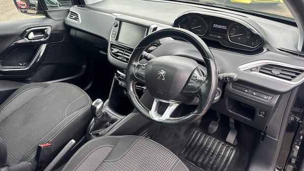 Used Peugeot 208 2018 for sale - 76232242: Photo 11