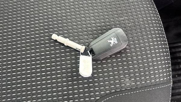Used Peugeot 208 2018 for sale - 76232242: Photo 19