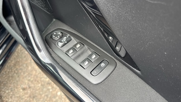 Used Peugeot 208 2018 for sale - 76232242: Photo 21
