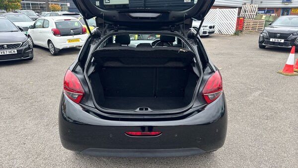 Used Peugeot 208 2018 for sale - 76232242: Photo 4