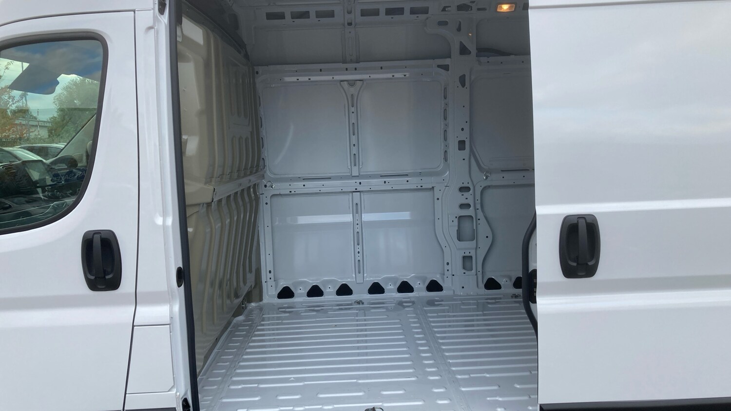 Used Peugeot Boxer 2025 for sale - 76206583: Photo 16