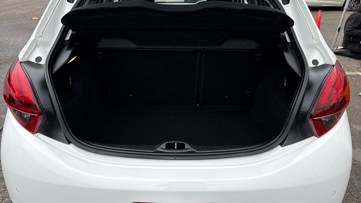 Used Peugeot 208 2018 for sale - 76504810: Photo 4