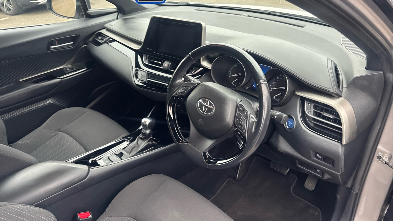 Used Toyota C-HR 2018 for sale - 77403724: Photo 11