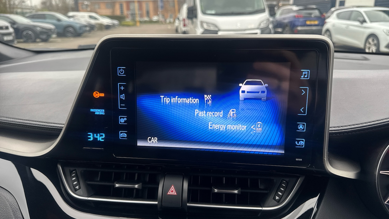 Used Toyota C-HR 2018 for sale - 77403724: Photo 12