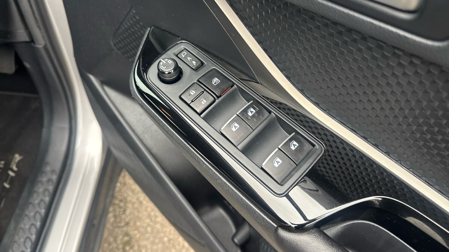 Used Toyota C-HR 2018 for sale - 77403724: Photo 23