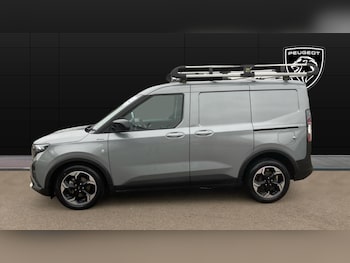 Used Ford Transit Courier 2024 for sale - 78736675: Photo