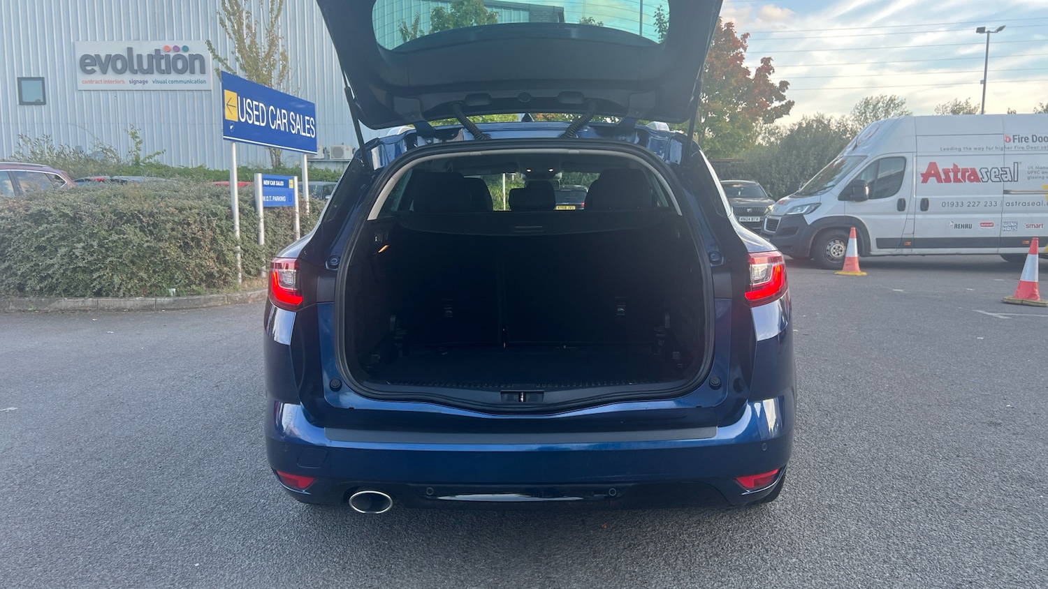 Used Renault Megane 2020 for sale - 76065900: Photo 4