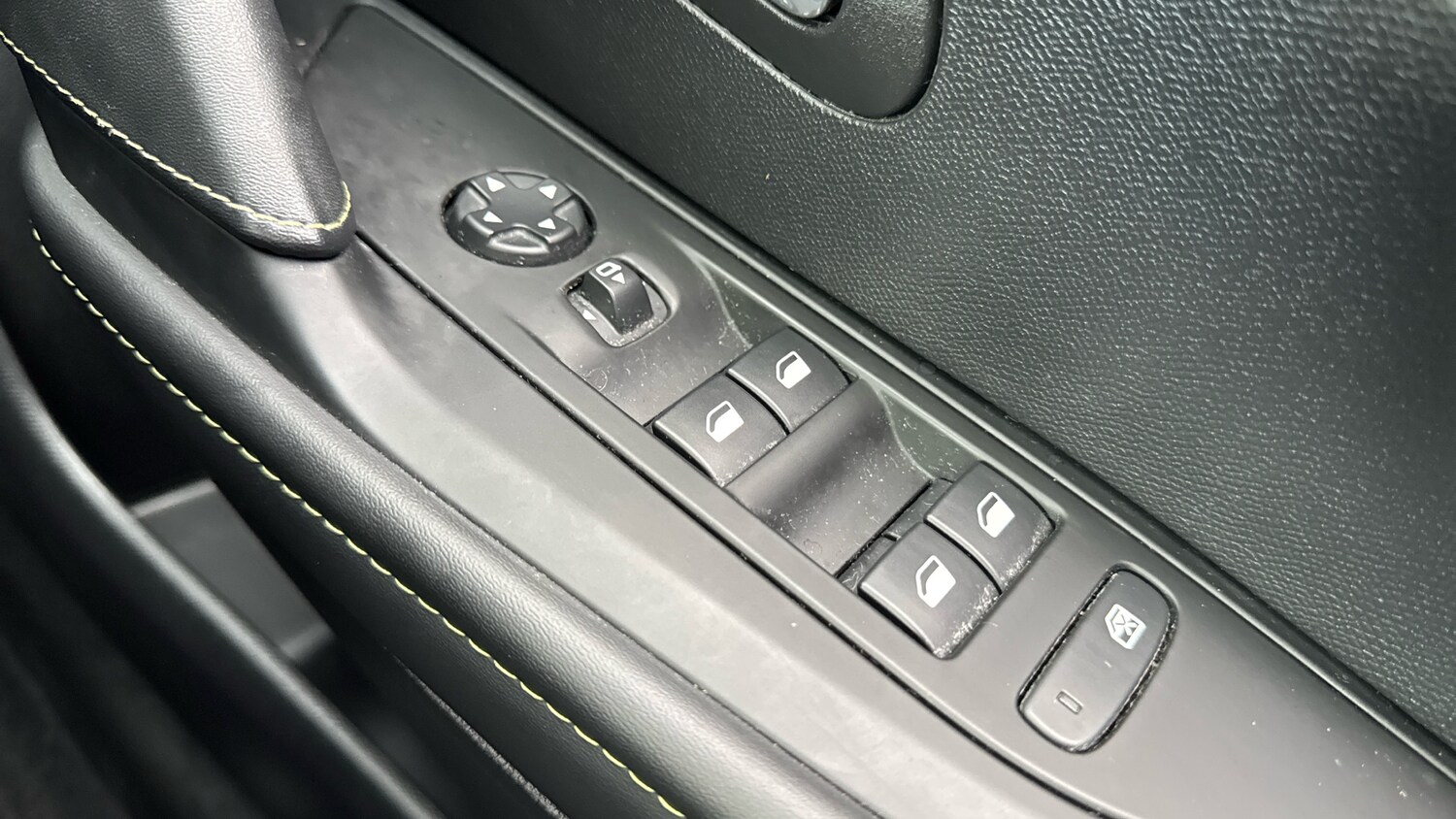 Used Peugeot 208 2022 for sale - 76343862: Photo 26