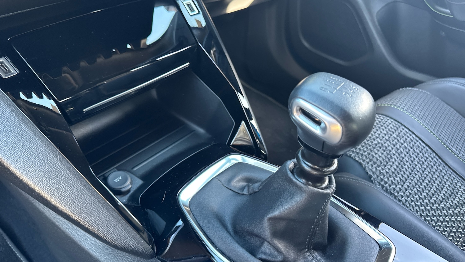 Used Peugeot 2008 2023 for sale - 75851865: Photo 13
