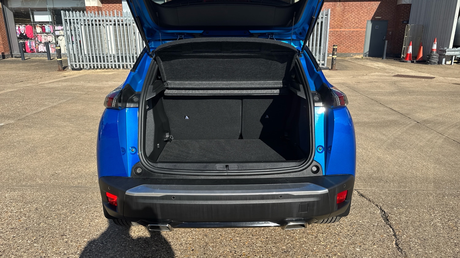 Used Peugeot 2008 2023 for sale - 75851865: Photo 4