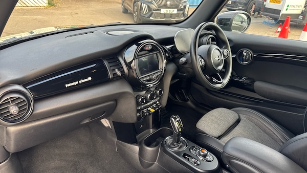 Used MINI Hatch 2020 for sale - 76211605: Photo 9