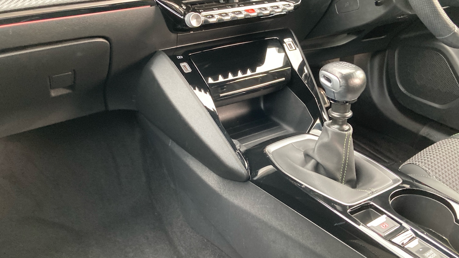 Used Peugeot 2008 2022 for sale - 76277074: Photo 13
