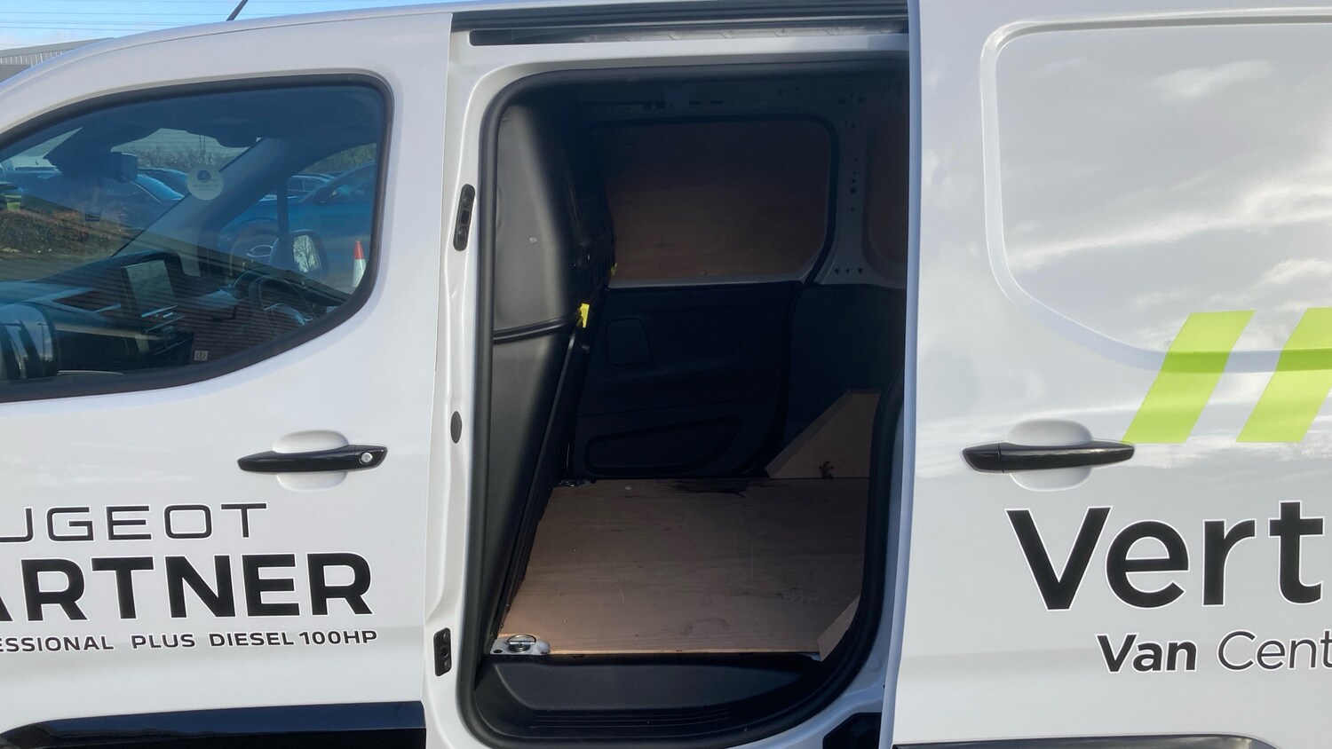 Used Peugeot Partner 2025 for sale - 78000797: Photo 16