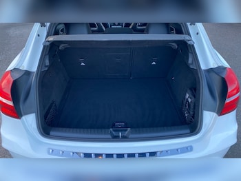 Used Mercedes-Benz GLA 2019 for sale - 77054864: Photo