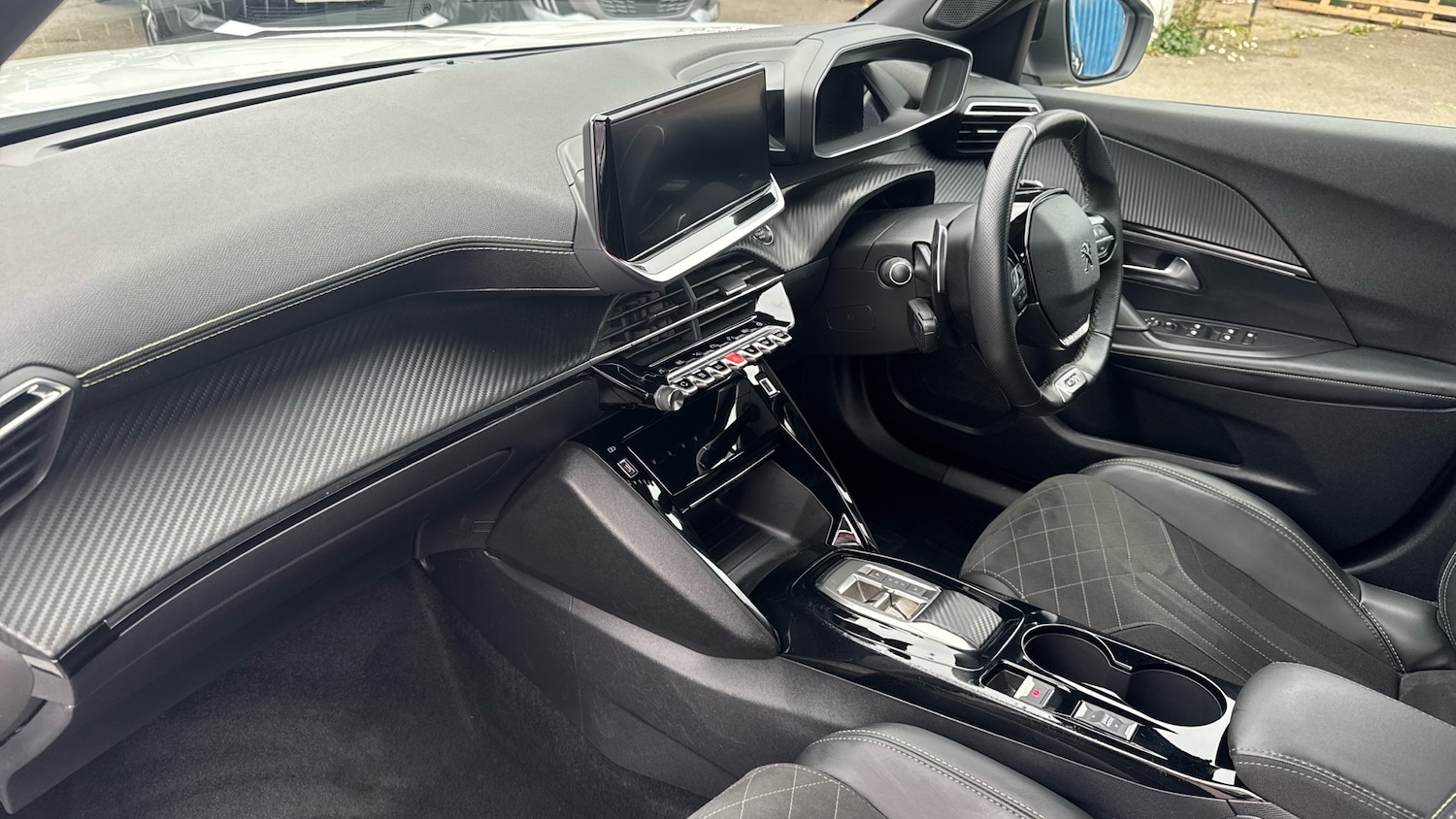 Used Peugeot 2008 2022 for sale - 76186562: Photo 9