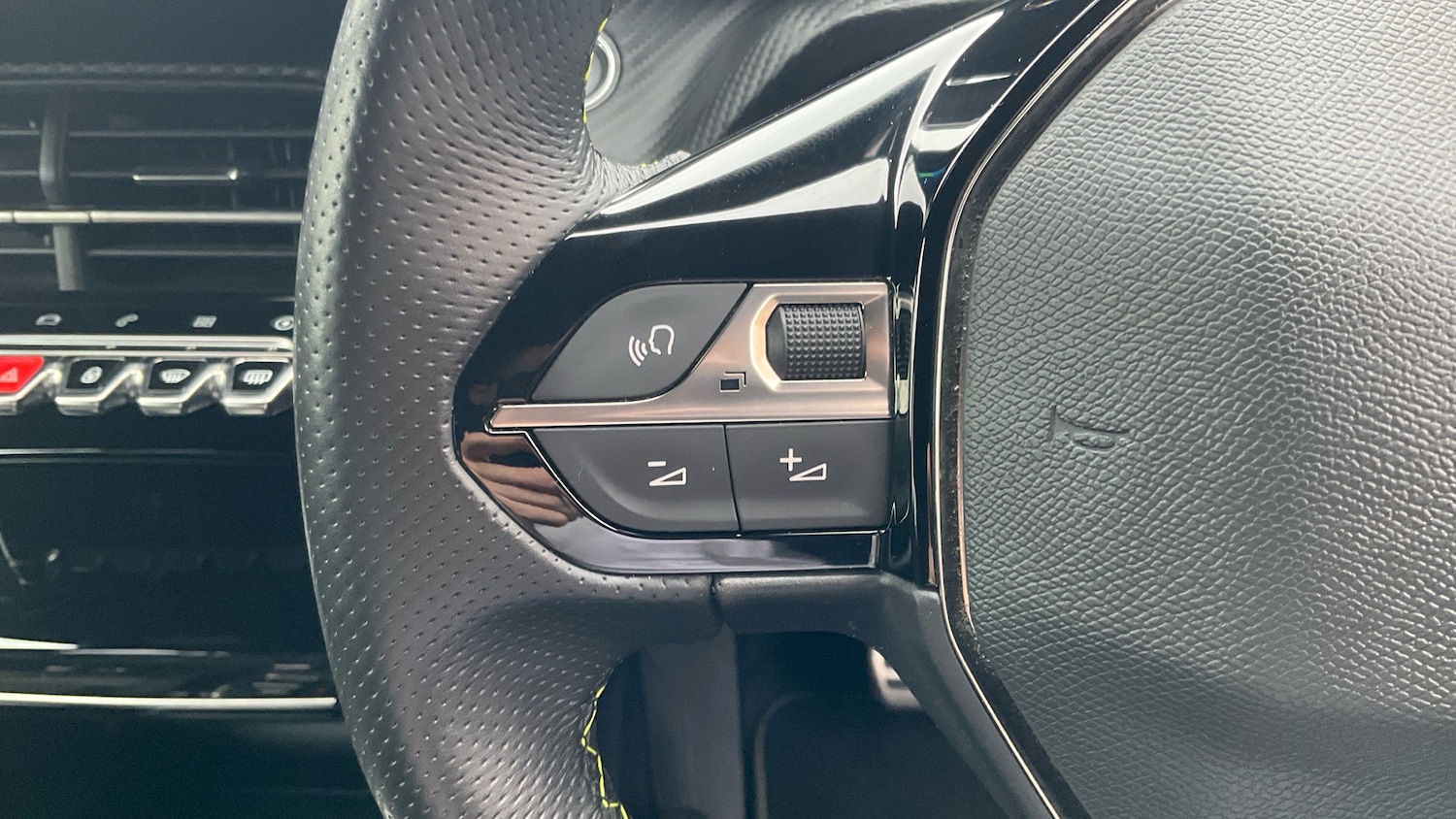 Used Peugeot 2008 2022 for sale - 77790093: Photo 31