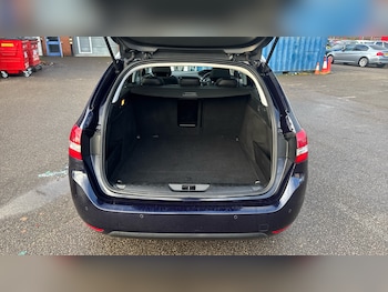 Used Peugeot 308 2020 for sale - 76860165: Photo