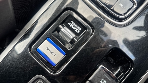 Used Mitsubishi Outlander 2020 for sale - 76008683: Photo 31