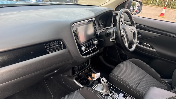 Used Mitsubishi Outlander 2020 for sale - 76008683: Photo 9