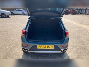 Used Volkswagen T-Roc 2023 for sale - 79251401: Photo