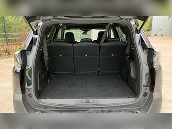 Used Peugeot 5008 2023 for sale - 76580625: Photo