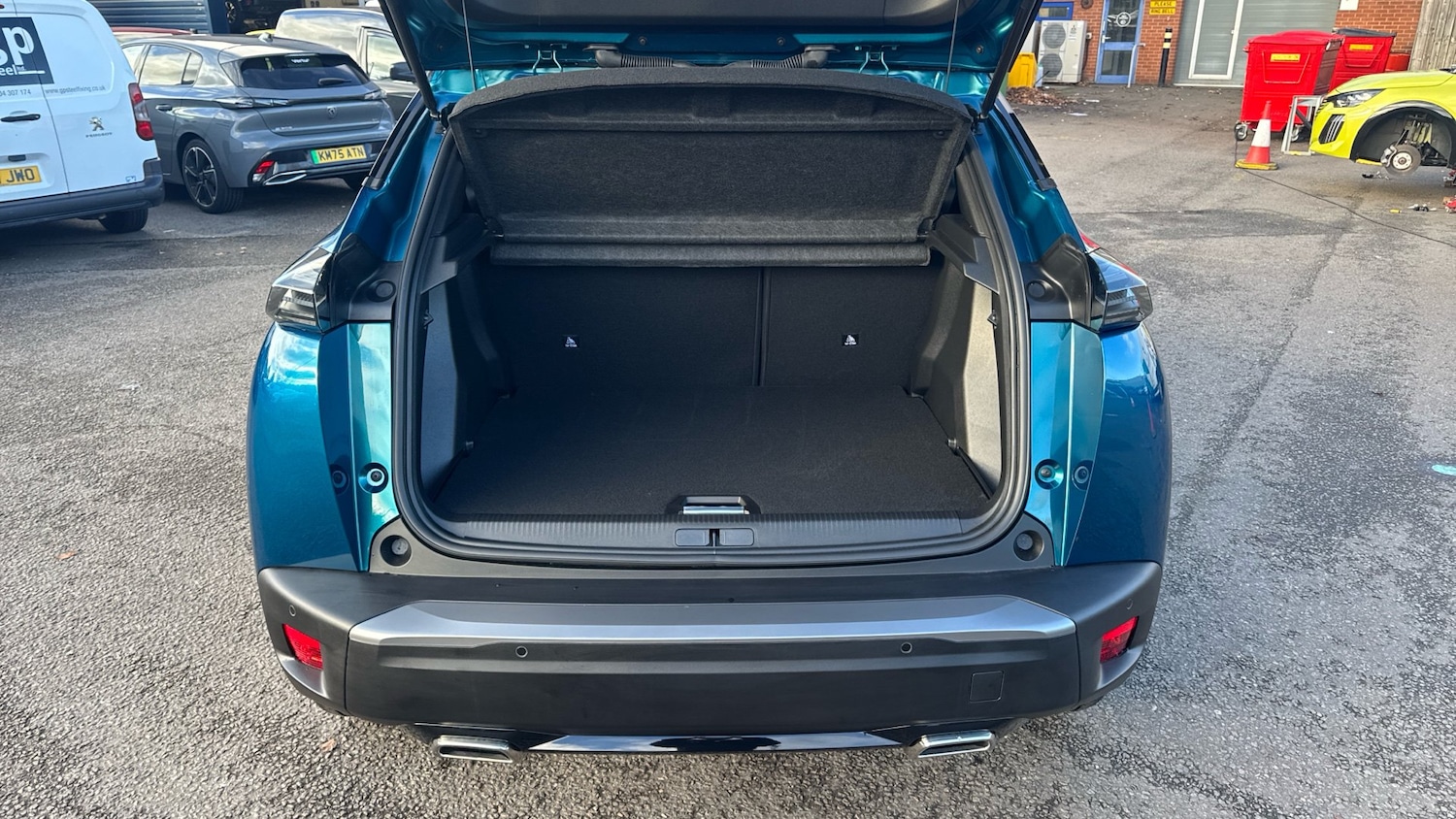 Used Peugeot 2008 2025 for sale - 76958407: Photo 4