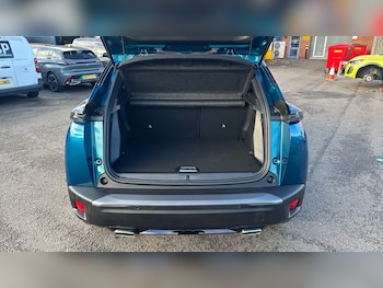 Used Peugeot 2008 2025 for sale - 76958407: Photo