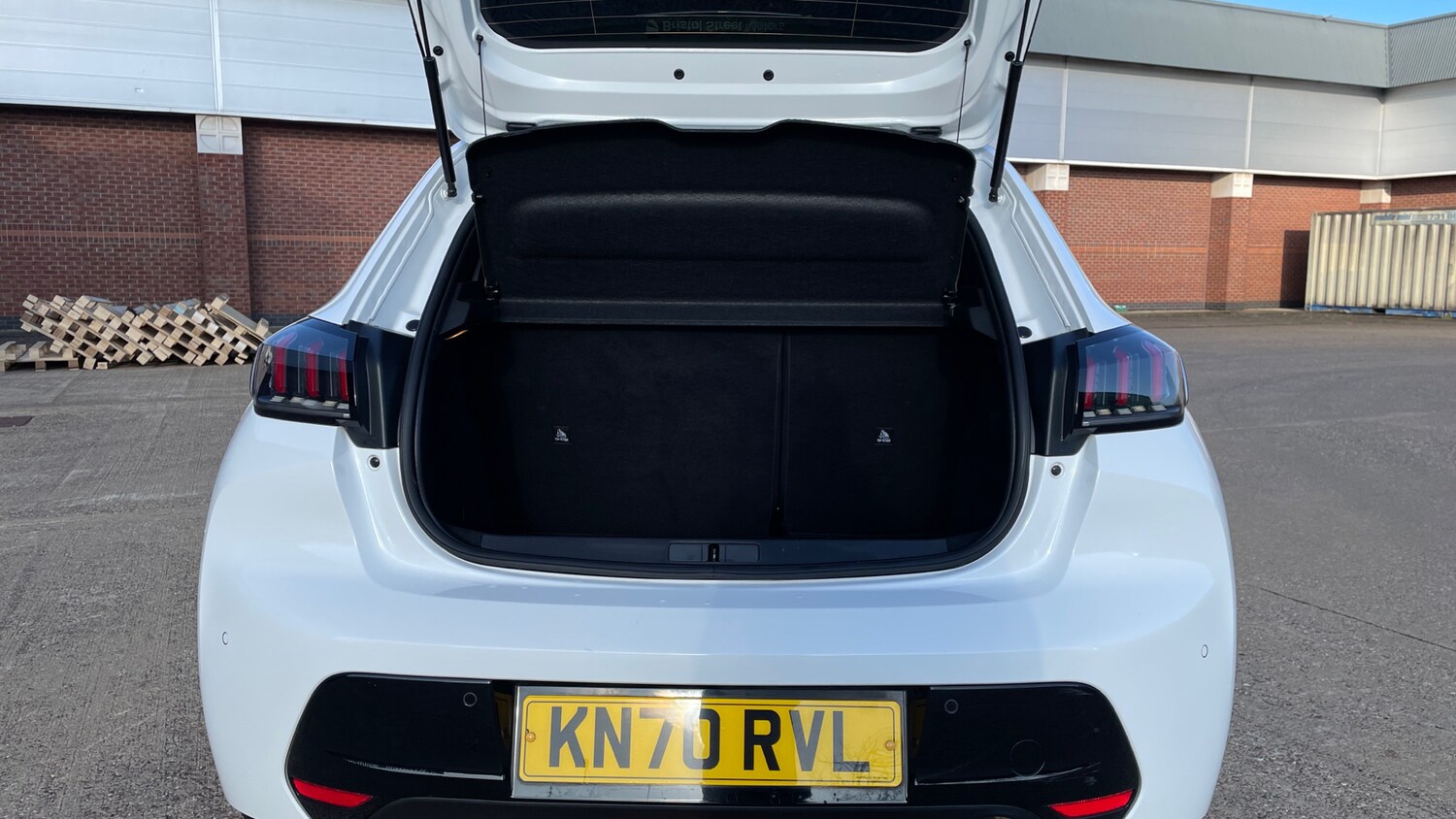 Used Peugeot 208 2020 for sale - 76627879: Photo 4