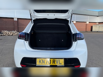 Used Peugeot 208 2020 for sale - 76627879: Photo