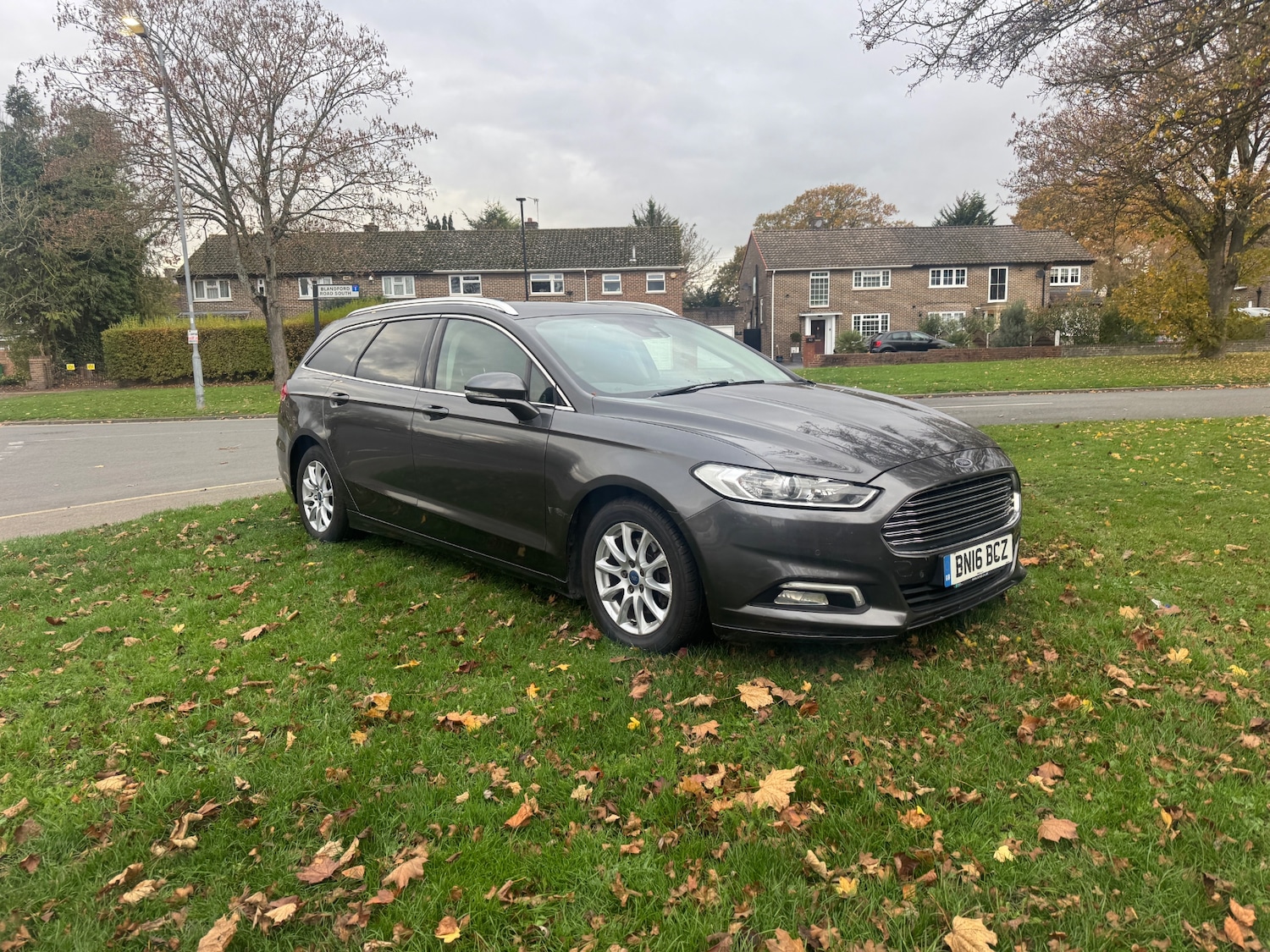 Used Ford Mondeo 2016 for sale - 76892384: Photo 2