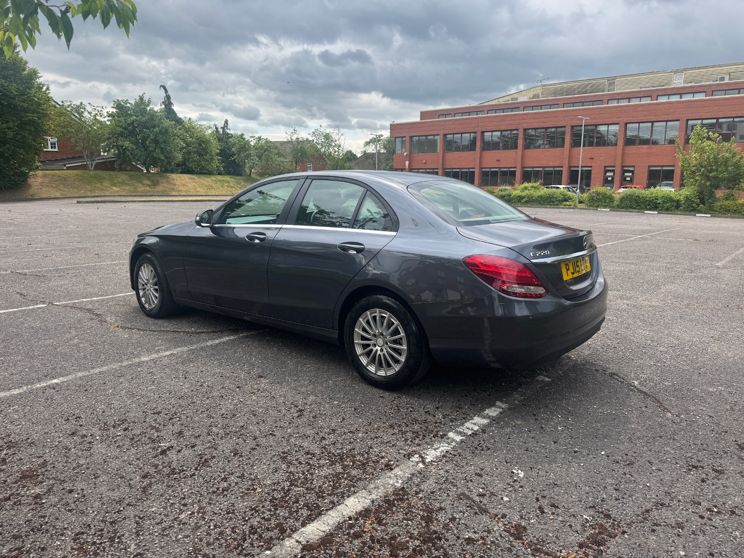 Used Mercedes-Benz C Class 2015 for sale - 76893078: Photo 2