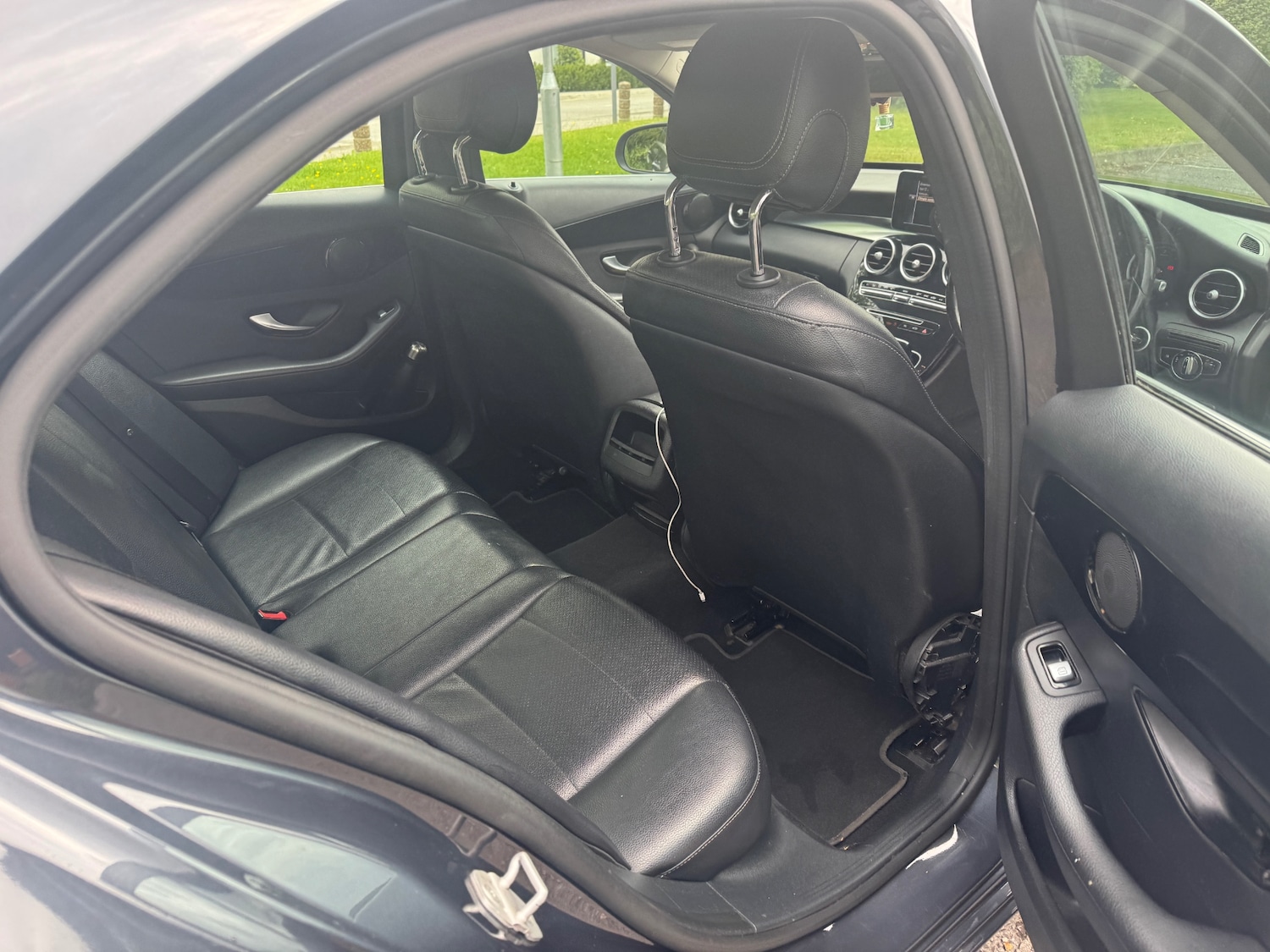 Used Mercedes-Benz C Class 2015 for sale - 76893078: Photo 8