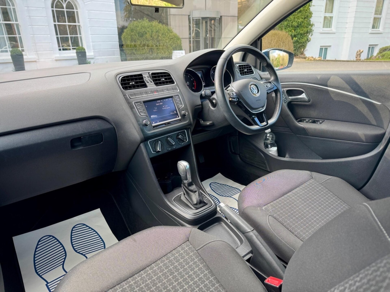 Used Volkswagen Polo 2016 for sale - 77896792: Photo 2