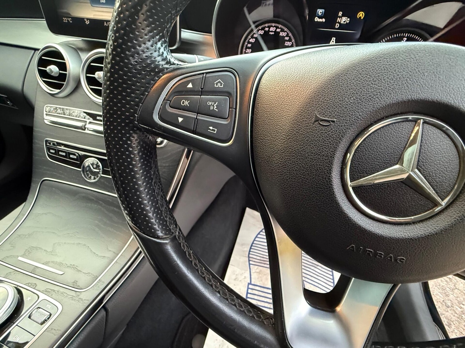 Used Mercedes-Benz C Class 2014 for sale - 77204847: Photo 38