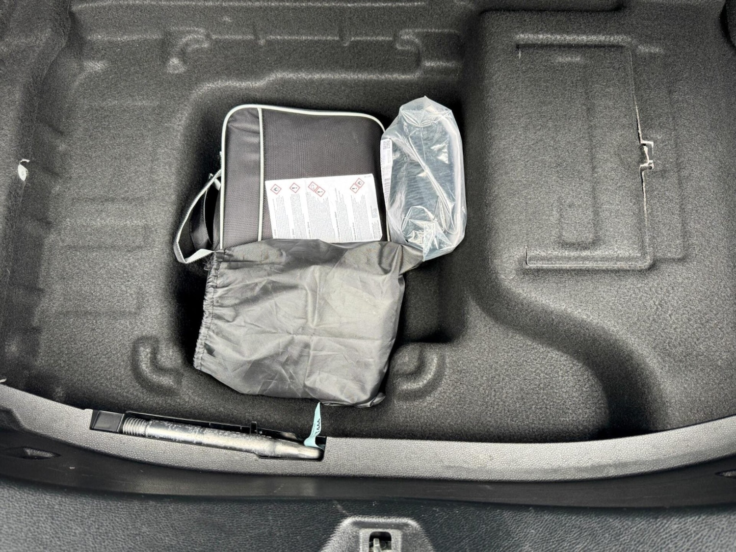 Used Mercedes-Benz E Class 2018 for sale - 77635304: Photo 88