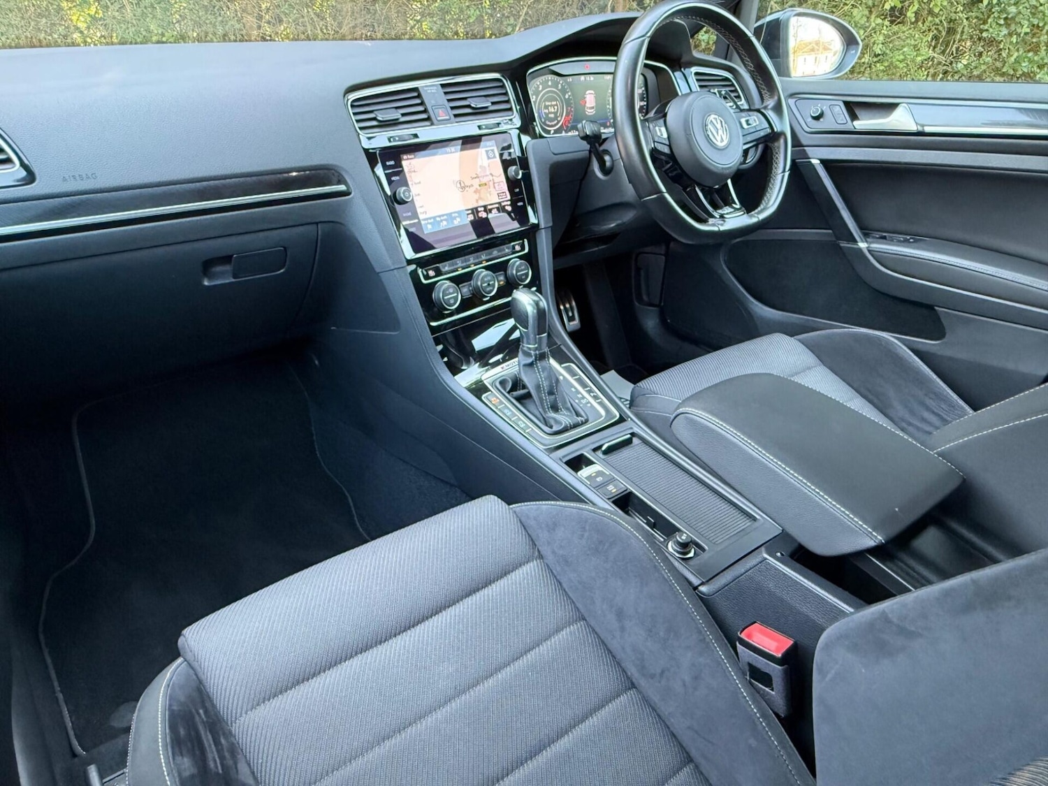 Used Volkswagen Golf 2018 for sale - 77666063: Photo 27