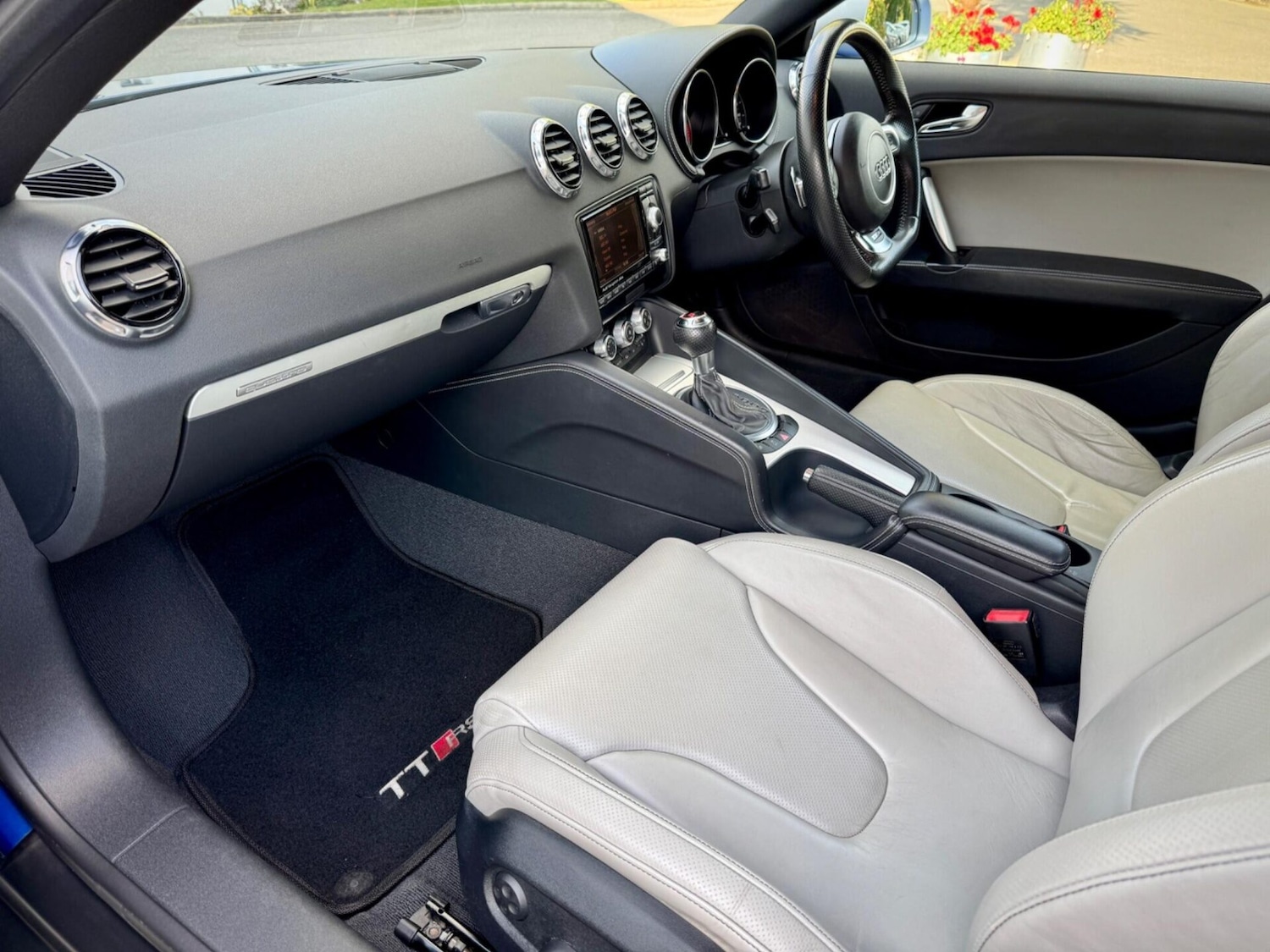 Used Audi TT 2012 for sale - 77204826: Photo 2