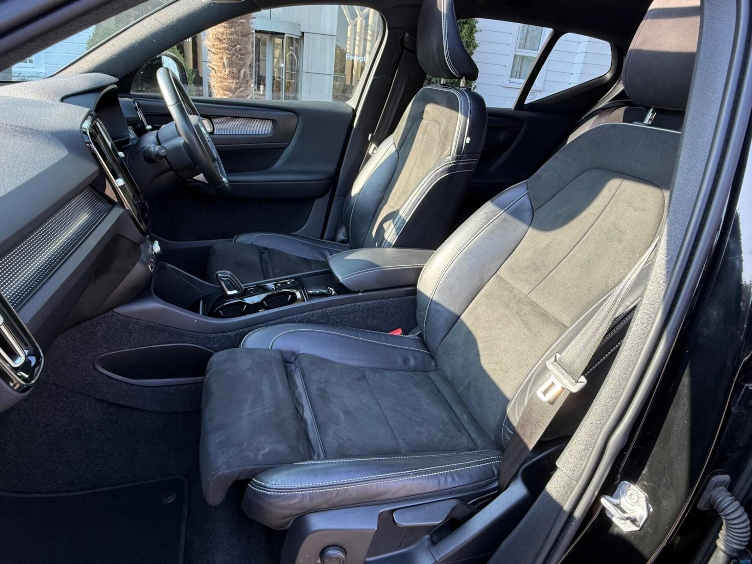 Used Volvo XC40 2021 for sale - 77961809: Photo 43