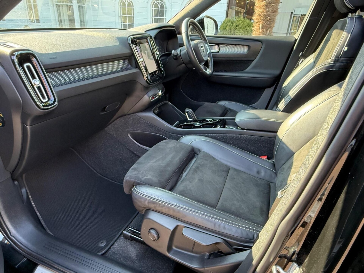 Used Volvo XC40 2021 for sale - 77961809: Photo 44